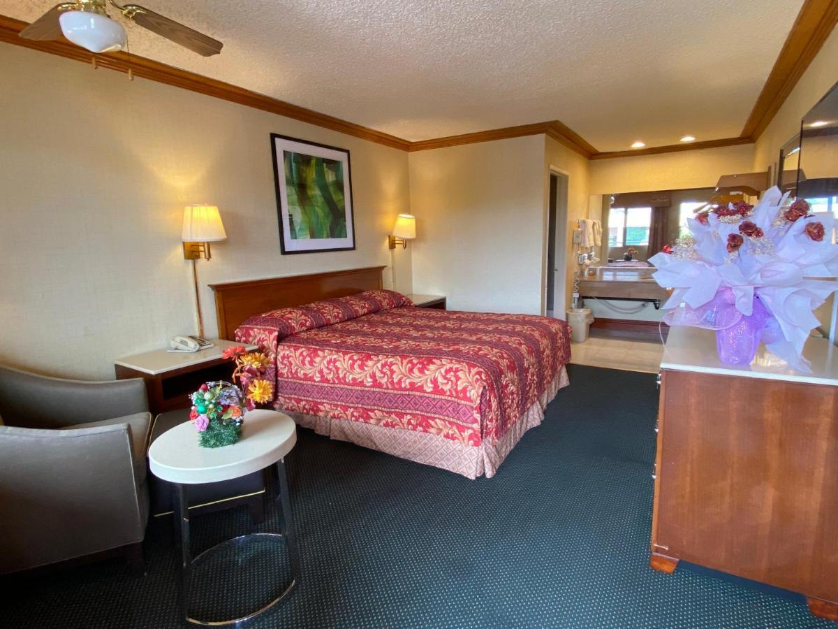 New Century Inn San Gabriel Exterior photo
